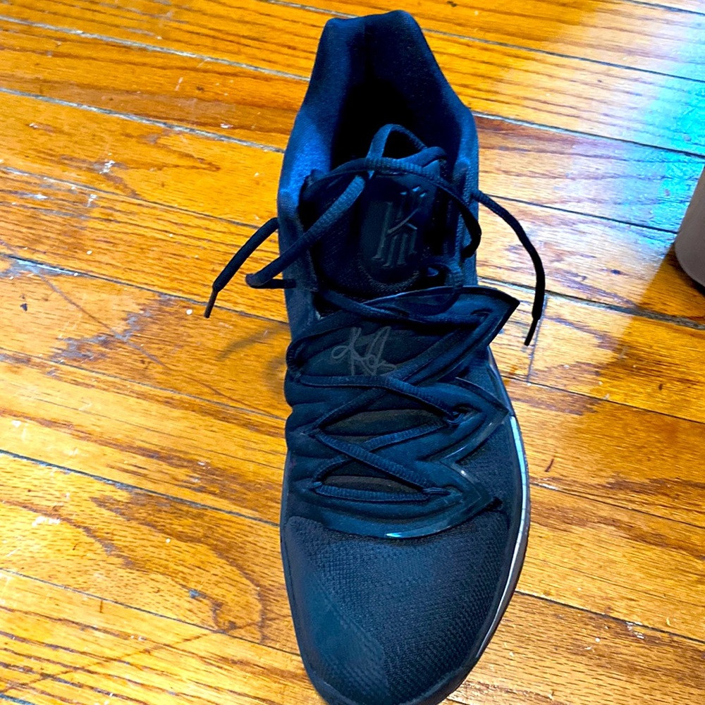Nike Kyrie 5 (Skittles Soles)